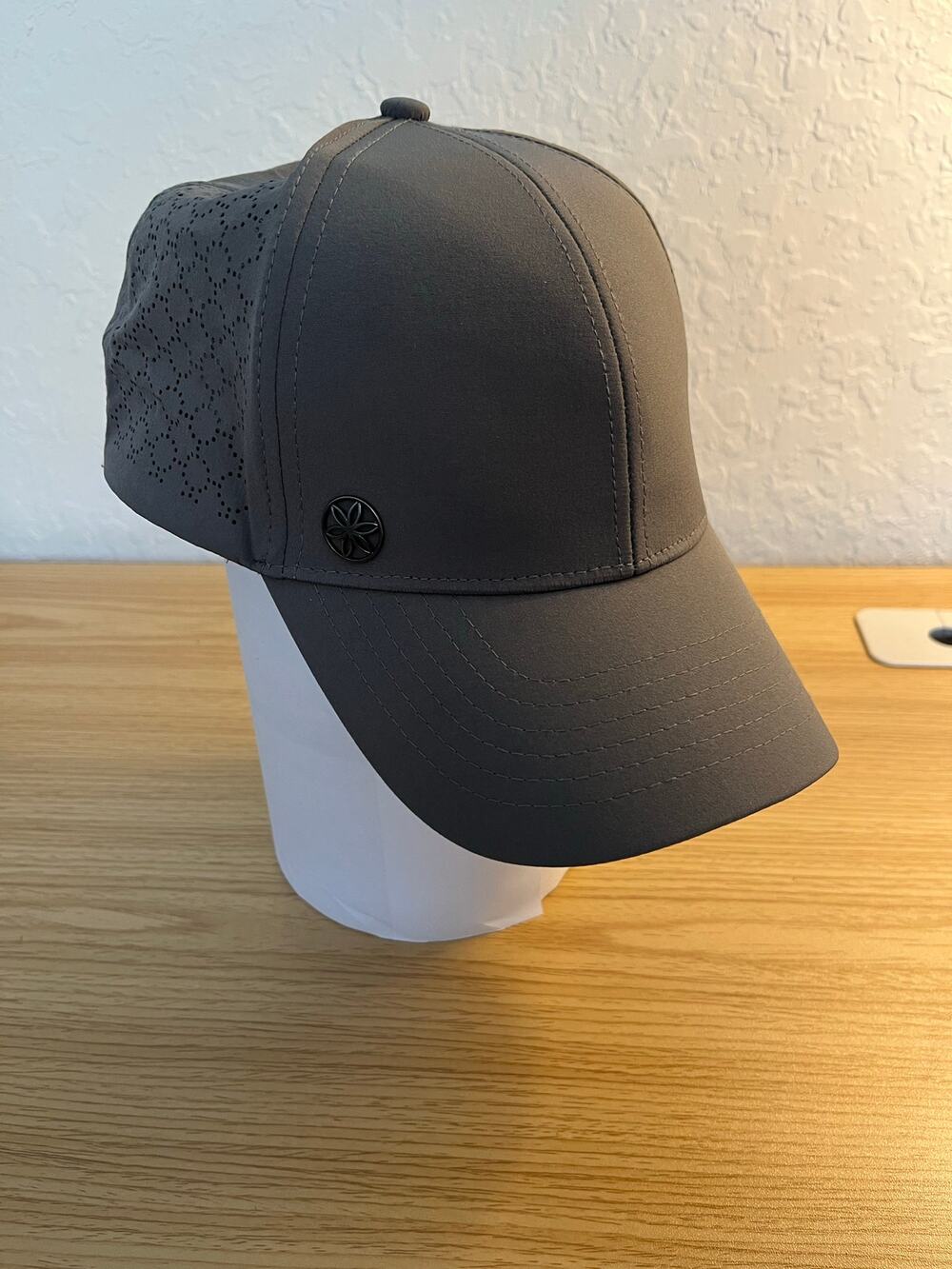 Gaiam Womens Cruiser Breathable Nova Ball Cap Preshaped Bill Running HAT Gray